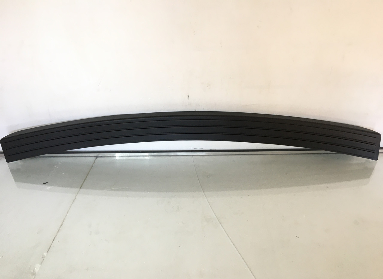 Накладка бампера заднього верх Jeep Compass 2011-2016 68091514A