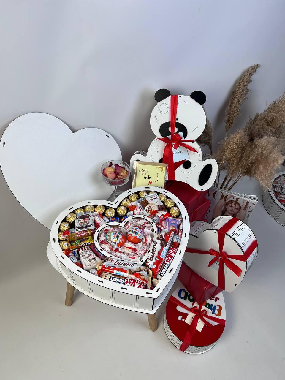 Креативный подарок на 8 марта для любимой женщины Сердце Light 1051, подарочный премиум бокс с конфетами - фото 5 - id-p2115094029