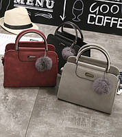 Женская маленькая сумочка с меховым брелком. Мини сумка черная серая красная розовая Fmall