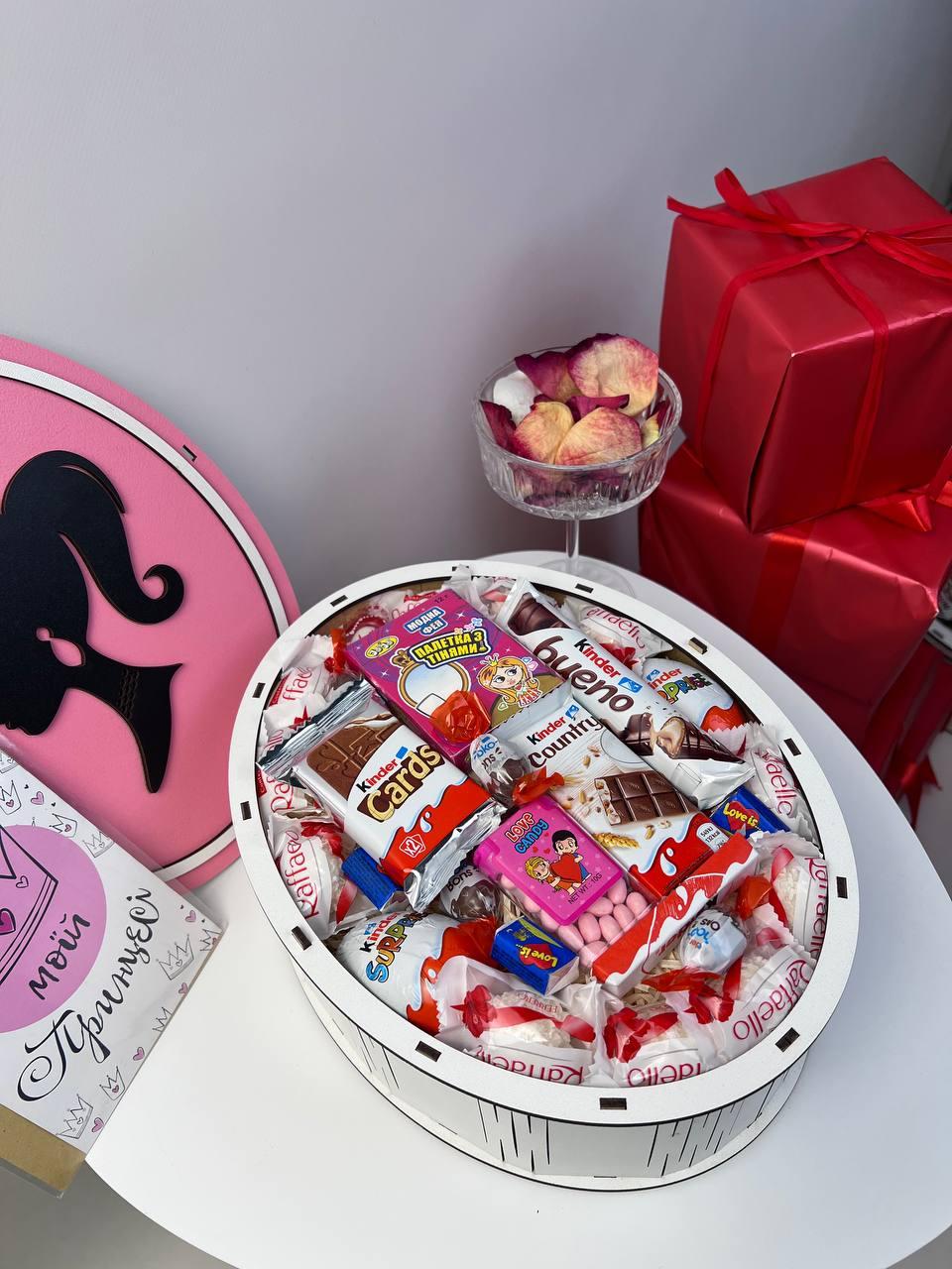 Тематические необычные подарки на 8 марта Мини Mix Barbi Plus, оригинальные шоколадные подарочные сувениры - фото 8 - id-p2115302276