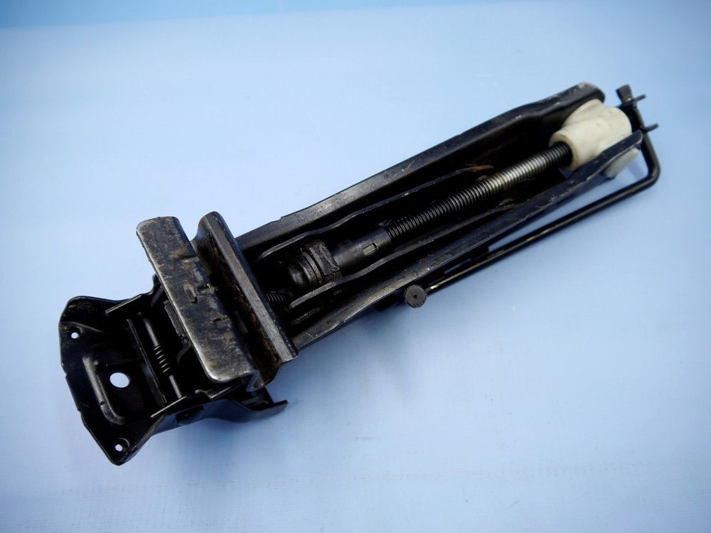 Домкрат Ford Fiesta 4  1995-2002  1675918, фото 1