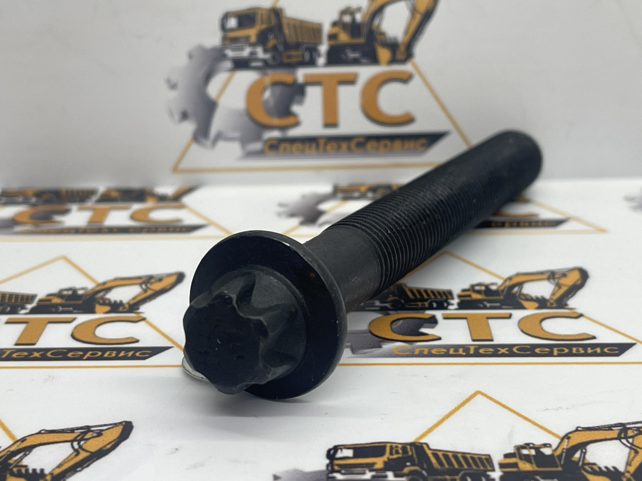 Болт для маховика М14х108 на двигун Diesel max JCB номер 320/03042