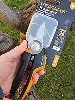 Секатор площинний Fiskars X-series P941 з поворотним механізмом