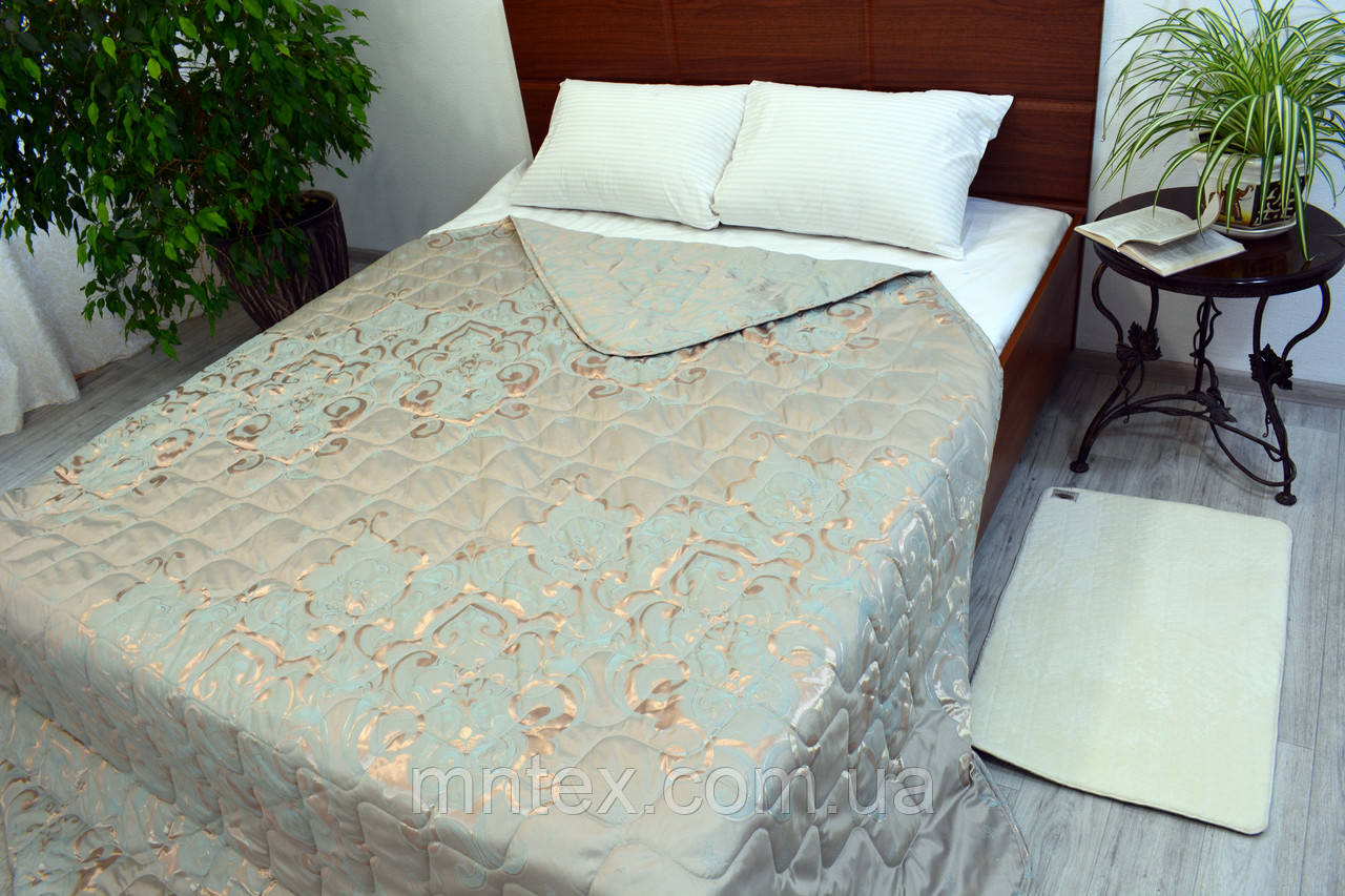 Покривало стьобане 220*245 см. М'ятні мотиви