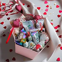Подарунок дівчині, Сюрприз-бокс для подруги, Коробка солодощів на день закоханих та 8 березня