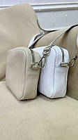 Вместительная городская сумка в белом цвете с регулируемым ремешком, идеальный вариант для хранения вещей