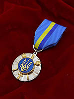 Медаль За оборону Украины с удостоверением