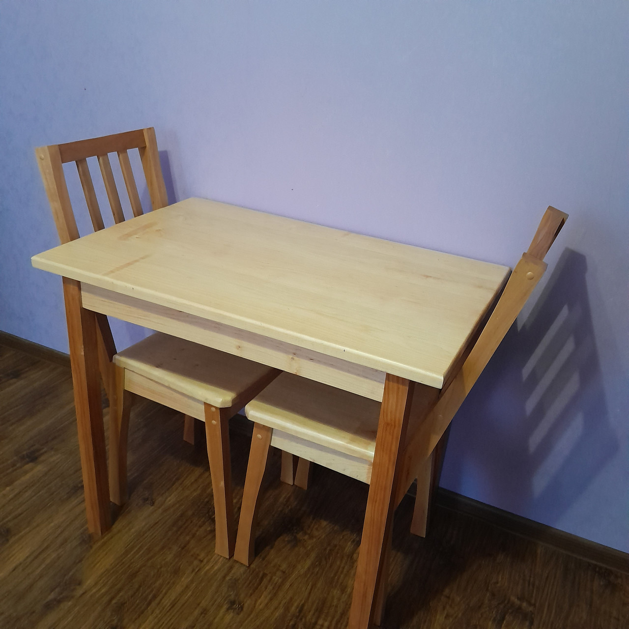 Комплект дерев'яних меблів стіл 90х60 + два стільці натуральне дерево Вільха Лаковані