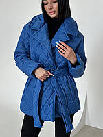 Женская короткая куртка пальто стеганная с карманами с наполнителем на поясе синий електрик