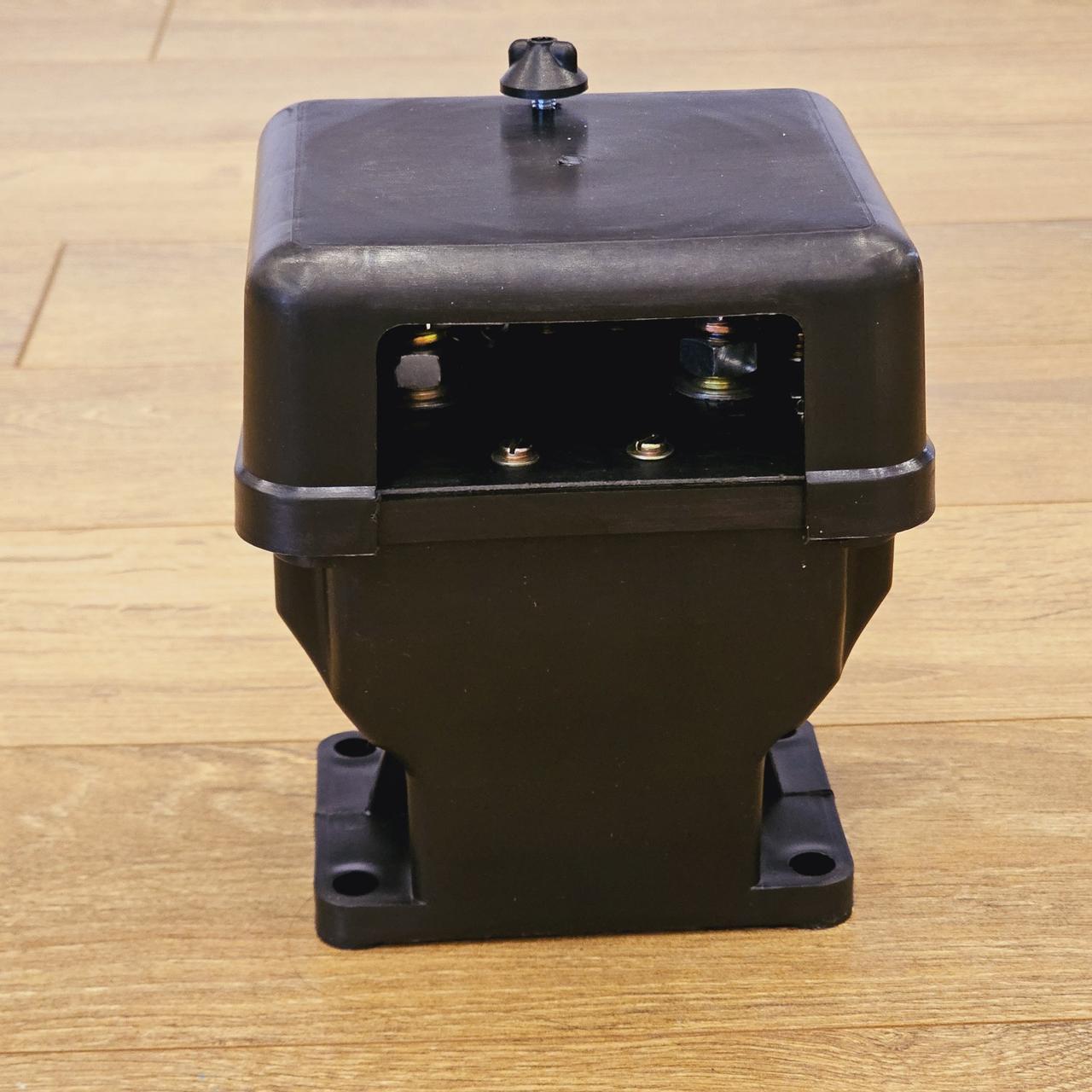 Перемикач акумуляторних батарей 12, 24V