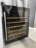 Встраиваемый винный шкаф AEG, 82 см, под столешницу, черное стекло, б/у