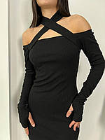 Женское модное короткое трикотажное платье в рубчик с открытыми плечами Черный