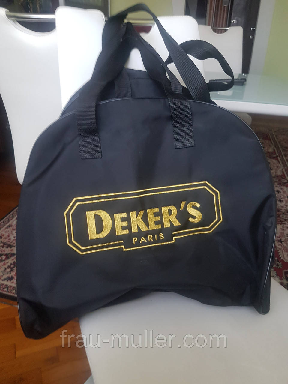 Модна містка чорна сумка унісекс  з написами Yogolns, фото 1