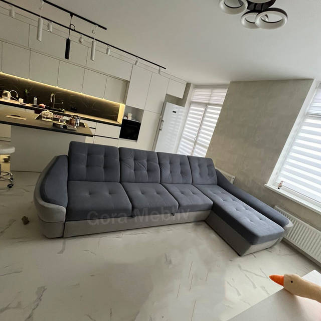 Алексис Техас дивандағы ит стилі Алексис Техас дивандағы ит стилі