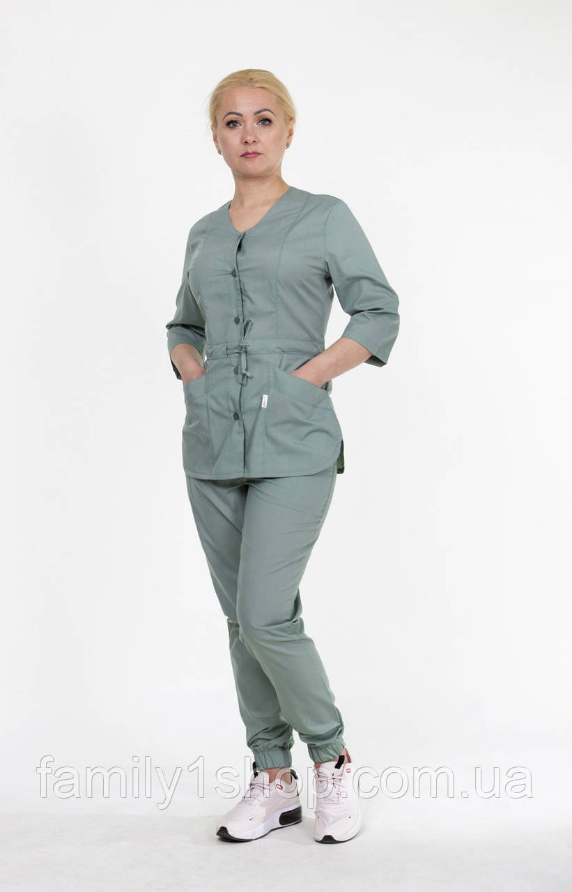 Медичний костюм жіночий кольору хакі з брюками джогерами, р.42-66 .