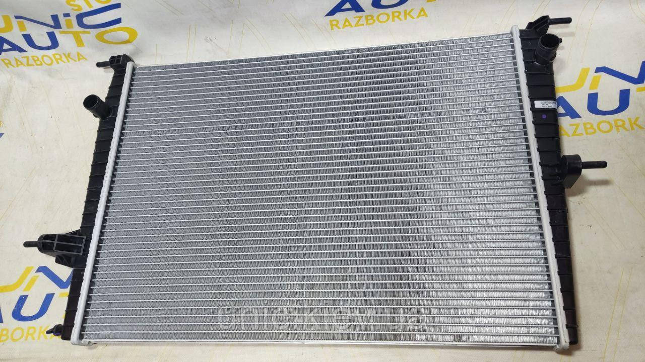 Радіатор охолодження Рено Флюенс Сценік 3 Меган 3 новий 220600