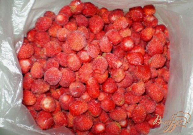 Полуниця заморожена, фасування для замовлення раз на 2,5 кг. У ящику насипом 10 кг, 20 кг мішок - фото 1 - id-p374123586