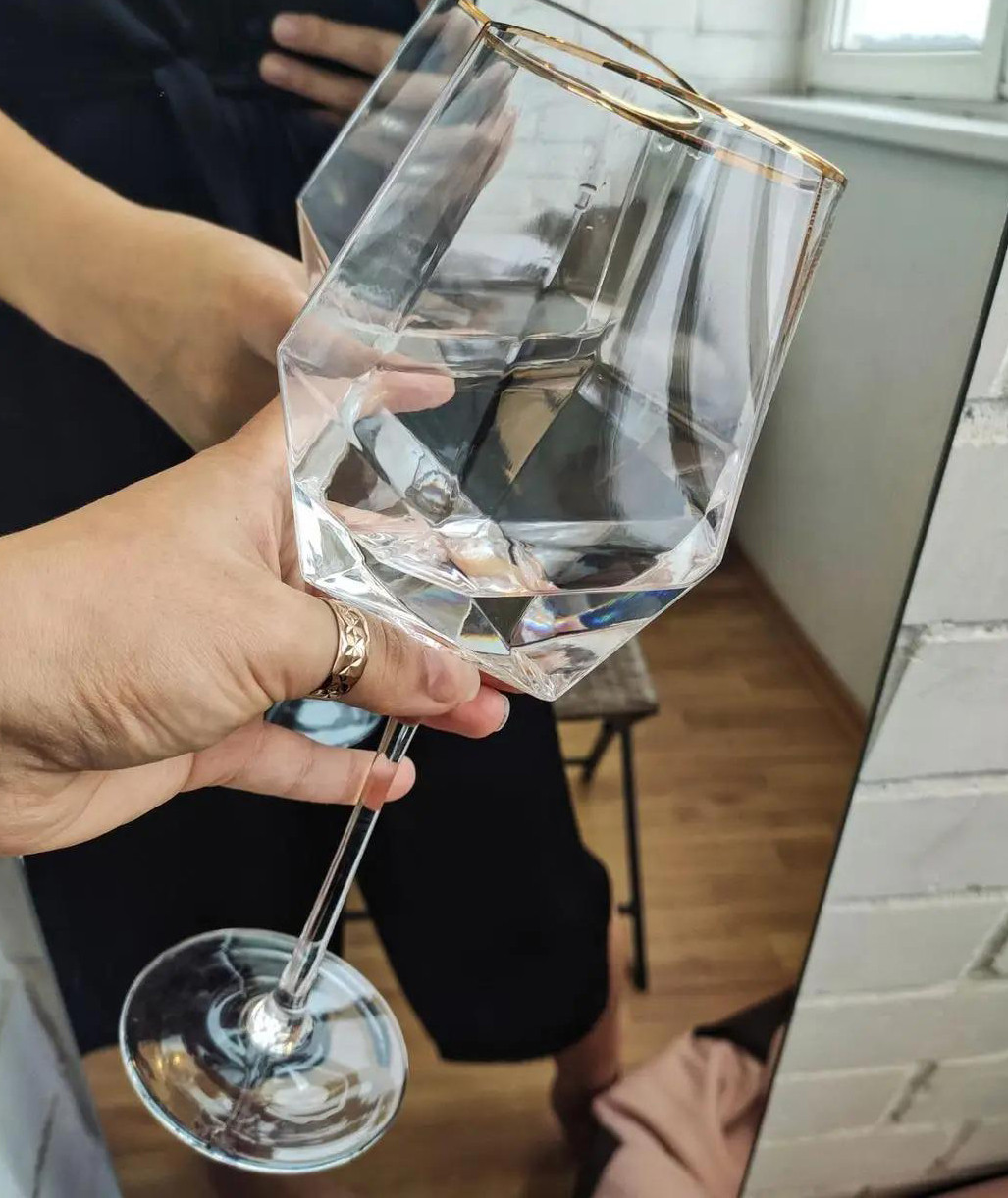 Келих для вина із золотою облямівкою "Прозорий діамант", 550мл