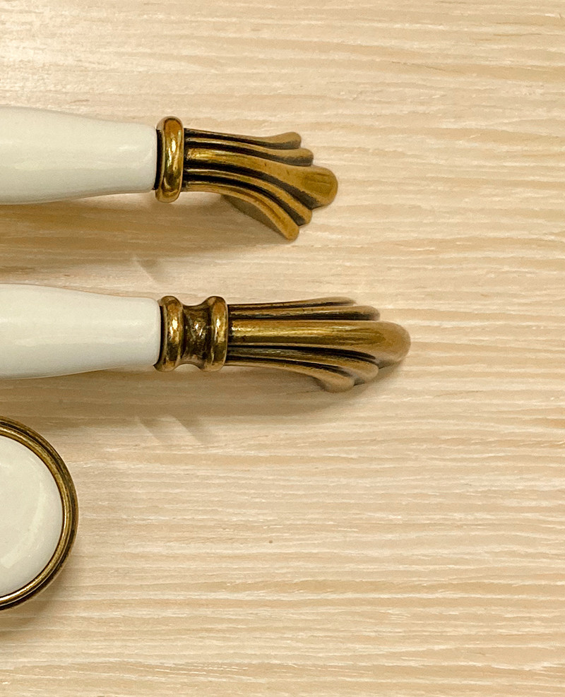 Меблева ручка-кнопка з серії Serenata Antica