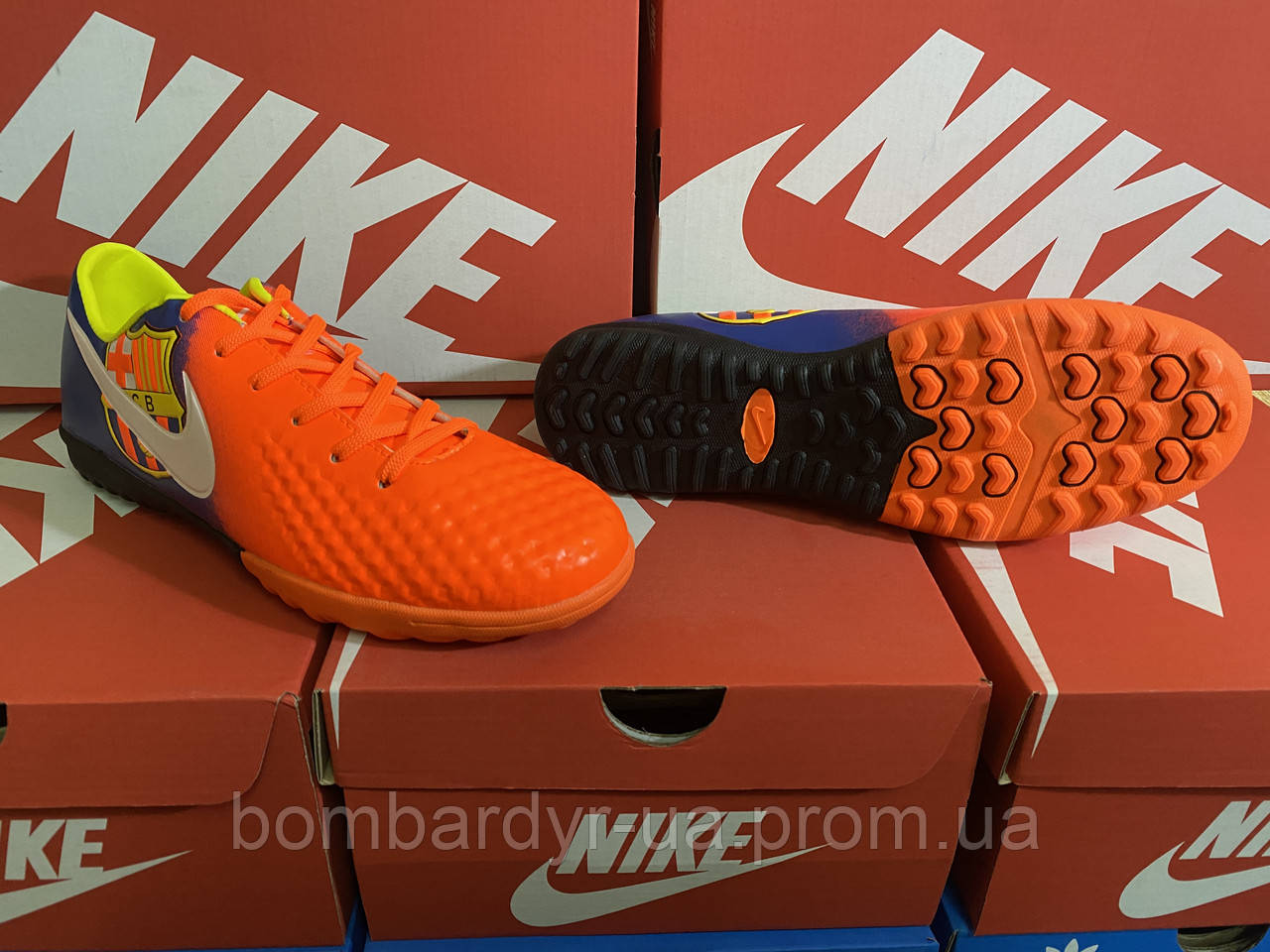 Сороконіжки Nike Magista багатошипки жовтогарячі Найк футбольні сороконіжки взуття для футболу шипшини найк