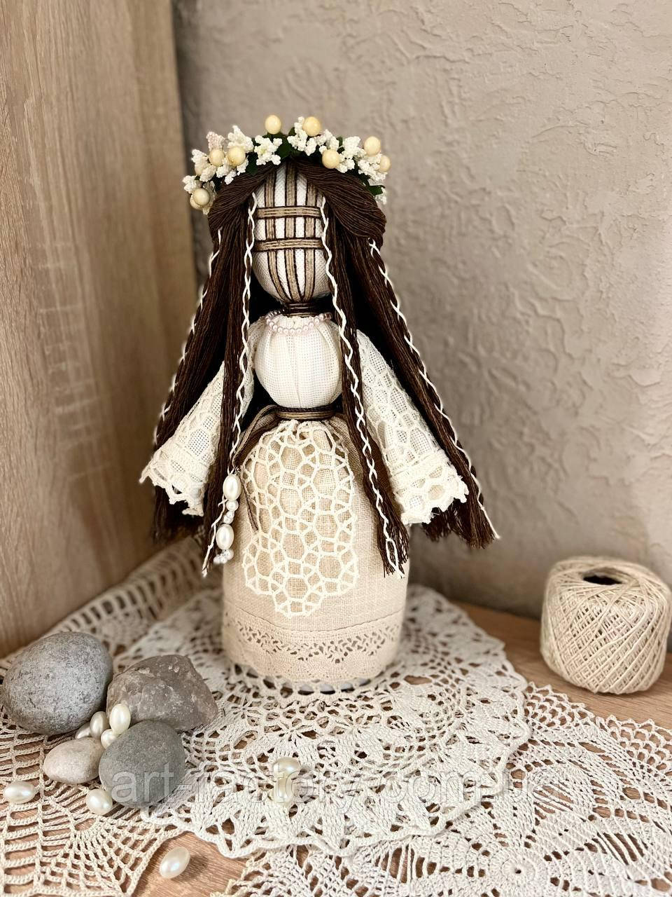 Авторська текстильна лялька для дівчаток ручної роботи інтер'єрна Мотанка коричнева 15 см