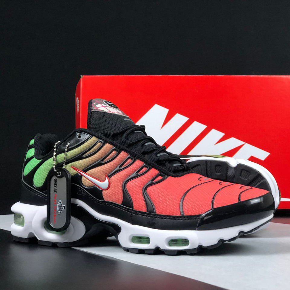 Чоловічі кросівки Nike Air Max Plus TN стильні молодіжні різнобарвні