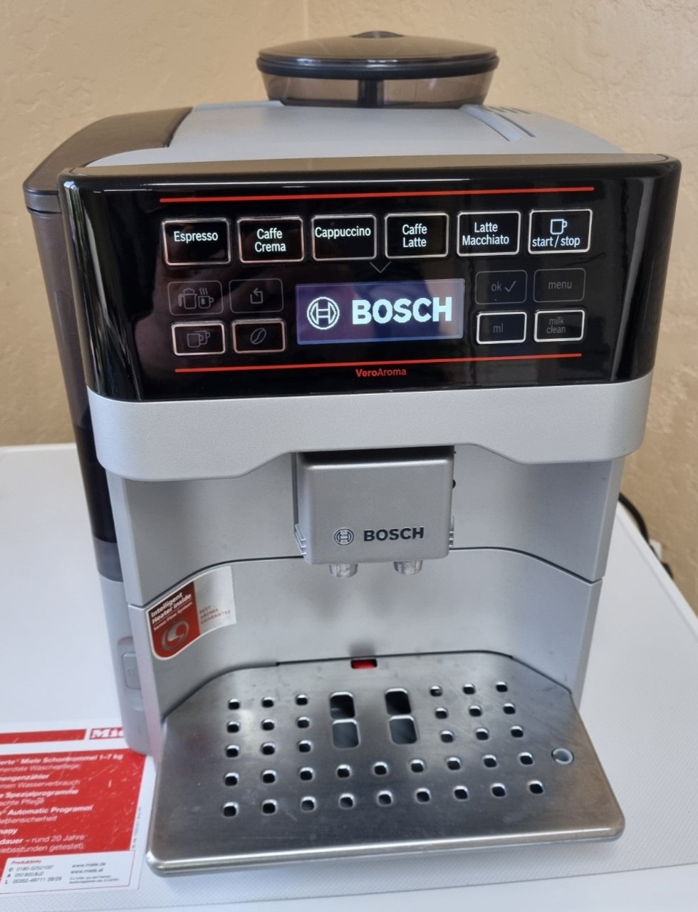 Кавоварка кавомашина Бош Bosch VeroAroma 300 TES 60351DE срібна, фото 1