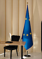 Набор для одного флага, атласный флаг ЕС, держатель напольный, древко 2.5 м, наконечник "Шар"