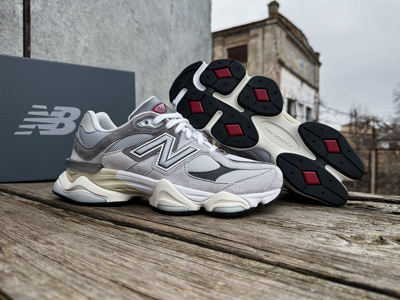 Чоловічі кросівки New Balance 9060 U9060GRY Rain Cloud сірі Оригінал