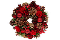 Венок новогодний из шишек с декором из красных ягод и шаров, 26см 743-532 ОСТАТОК
