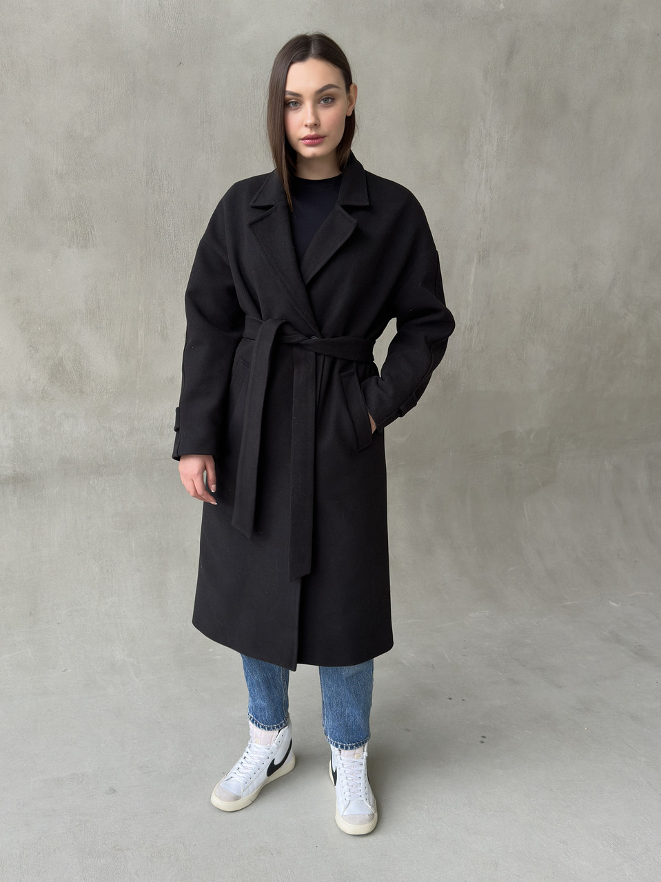 Чорне довге жіноче зимове утеплене утеплене кашемірове пальто оверсайз вільного крою, фото 1