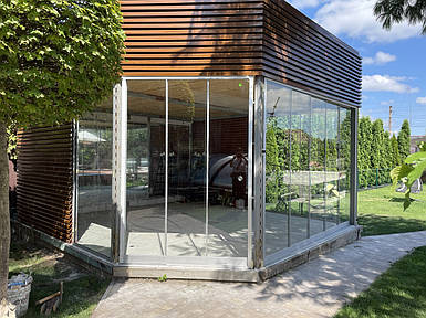 Безрамне розсувне скління терас