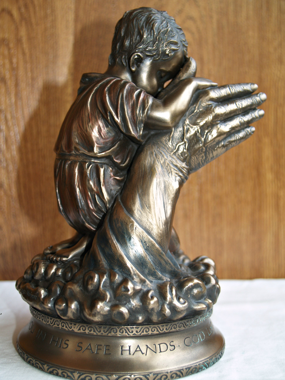 Статуэтка Veronese В руках Бога 18х11 см 76131 с бронзовым напылением - фото 3 - id-p212373948