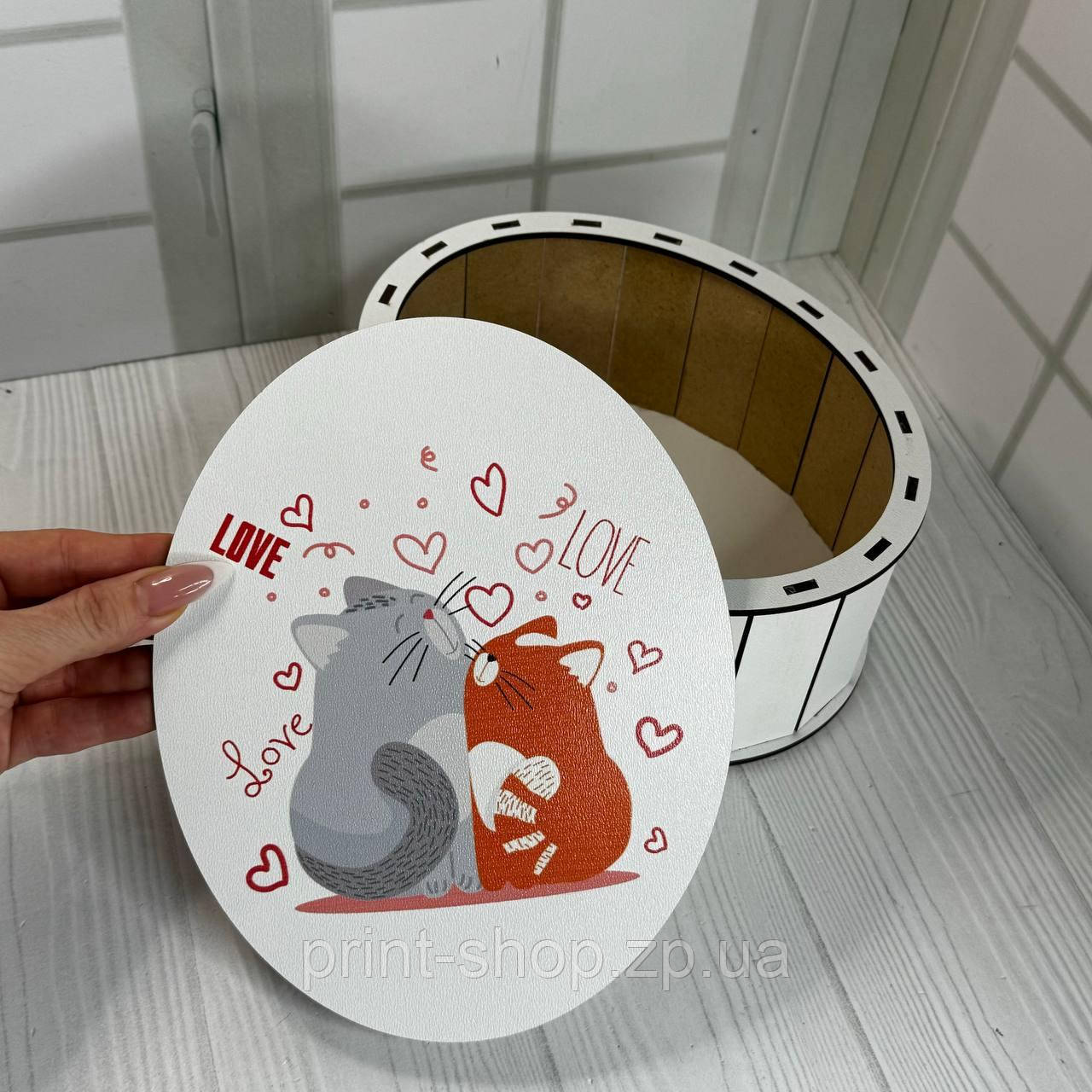 Скринька овальна для подарунка "LOVE Котята" Розмір 20*16*9см