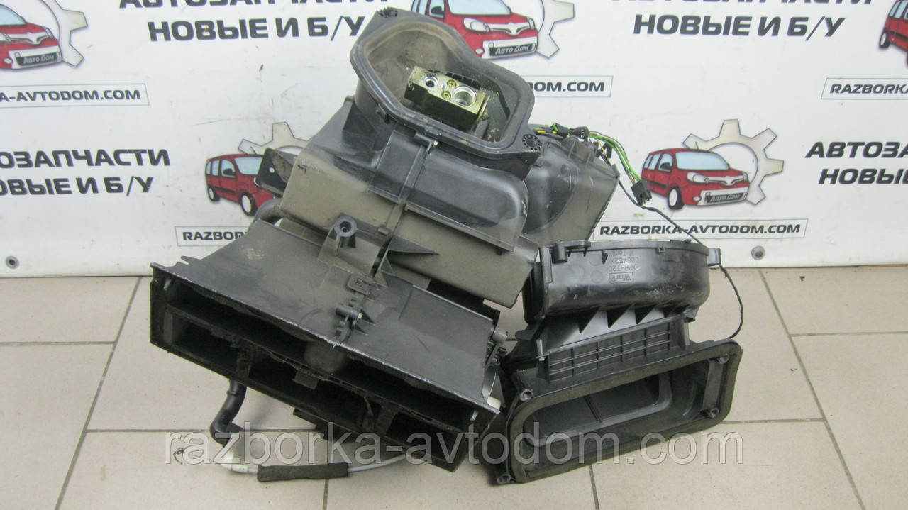 Корпус печива під кондиціонер Opel Corsa C (2000-2012), Combo (2001-2011) OE:90535072