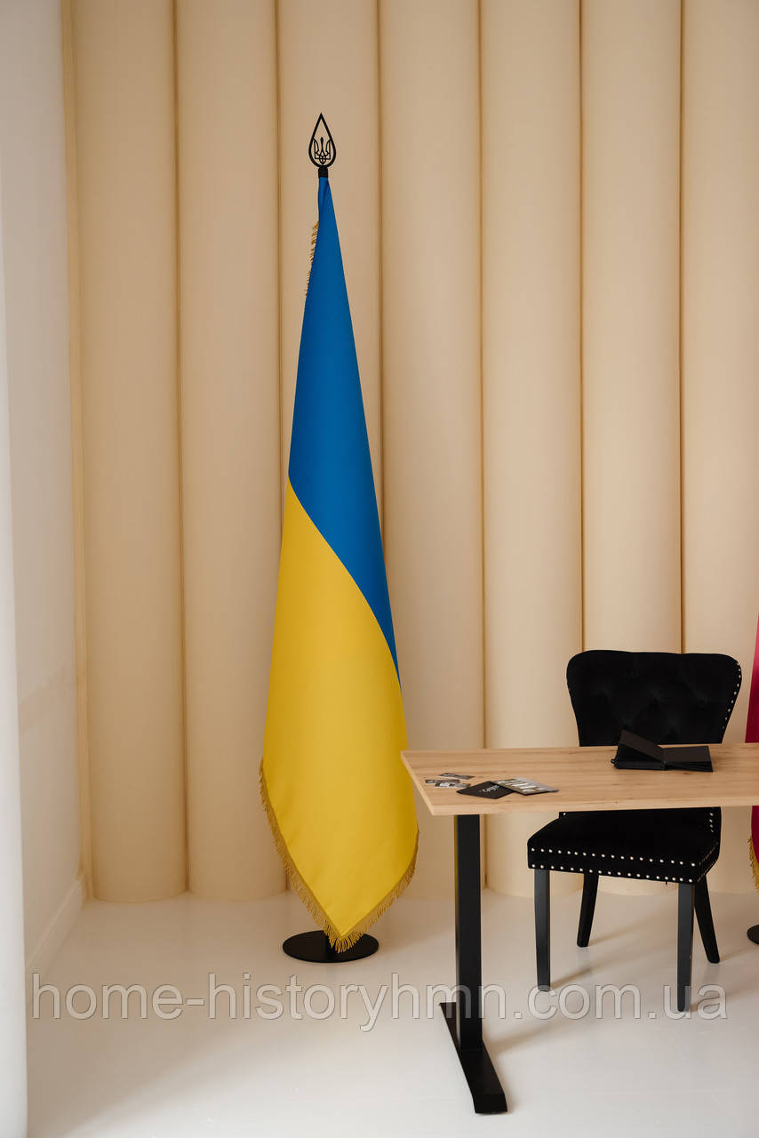 Набір для одного прапора, прапор атлас України 140х200 см, тримач, держак 2.5 м, навершя "Тризуб з краплею"