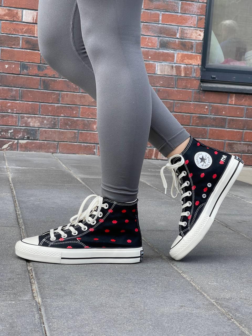 Жіночі кеди Converse Chuck 70 Embroidered Lips високі чорні текстиль Кросівки Конверс