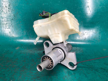 Головний гальмівний циліндр AUDI