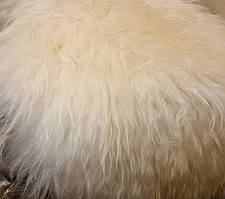 Волосся ісландської вівці на шкірці. Од. вимірювання 5*10 см Довжина волосся 18-22 см.