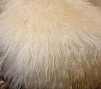 Волосы исландской овцы на шкурке. Длина волос 10-15 см. Ед. измерения 5*10 см.