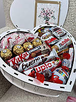 Подарунковий набір солодощів Серце, солодкий шоколадний бокс на свято 8 березня для мами, дівчини, сестри