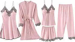 Жіночий комплект для сну із щільного атласу з мереживом у рожевому кольорі