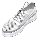 Жіночі шкіряні кеди білого кольору на шнурівці з перфорацією MIDA 230574(751) розмір 36, фото 8