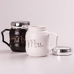 Набір оригінальних кухлів Mr&Mrs 2 шт по 450мл, в комплекті з кришками Керамічні чашки для кави та чаю