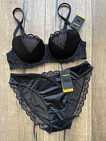 Комплект Wonderbra. Бюст 75В, трусики S/M/L.