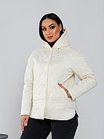 Женская куртка молочная стеганая короткая на кнопках с капюшоном большого размера 48-58. 106186