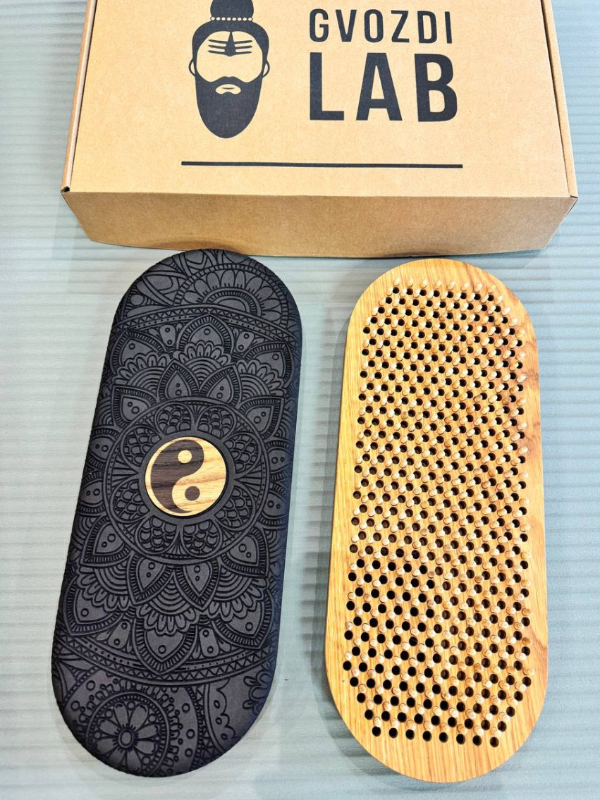 Дошка Садху з бамбуковими цвяхами Овальна Інь та Янь натуральне дерево крок 10мм, фото 1