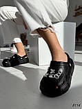 Жіночі шльопанці крокси з джибітсами на потовщеній підошві чорні Croki, фото 4