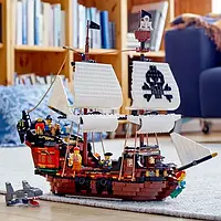 Конструктор LEGO Creator Пиратский корабль 1262 детали (31109)