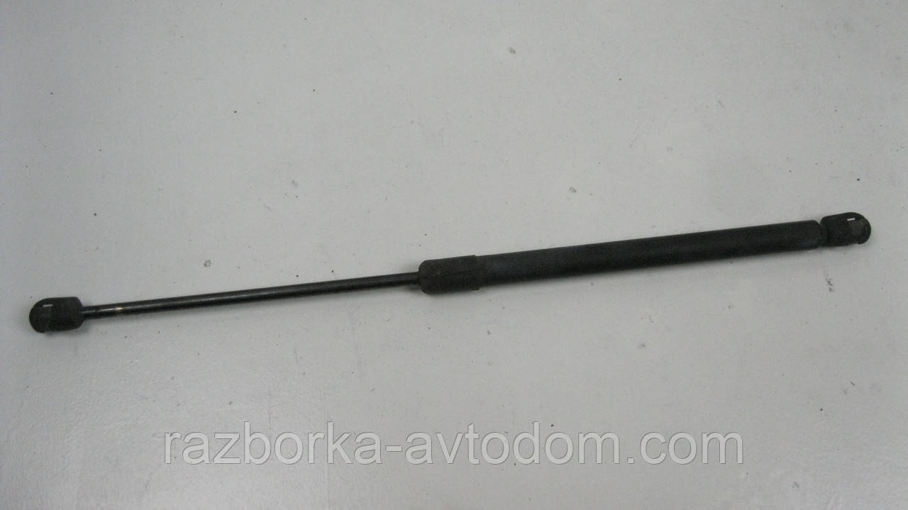 Амортизатор кришки багажника Opel Corsa C (2000-2012) OE:9114311